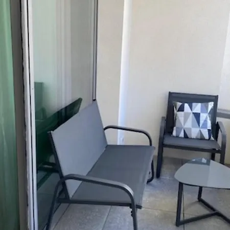 Elysium Old Square, Free Street Parking Within The Limits Of Available Spaces And Paid Parking One Minute Away, Smart Tv Bukarest