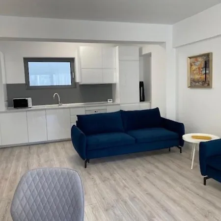 Appartamento Elysium Old Square, Free Street Parking Within The Limits Of Available Spaces And Paid Parking One Minute Away, Smart Tv