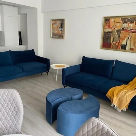Appartement Elysium Old Square, Free Street Parking Within The Limits Of Available Spaces And Paid Parking One Minute Away, Smart Tv Bucarest