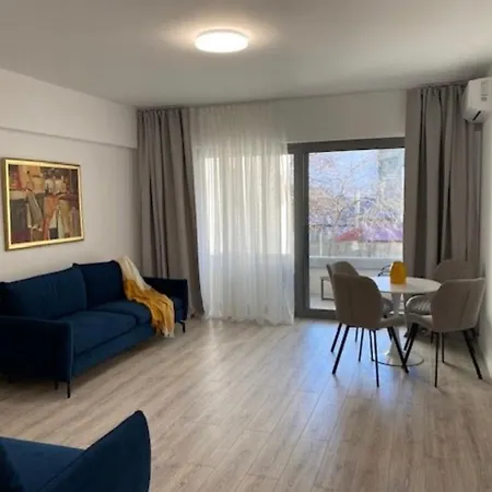 Elysium Old Square, Free Street Parking Within The Limits Of Available Spaces And Paid Parking One Minute Away, Smart Tv בוקרשט