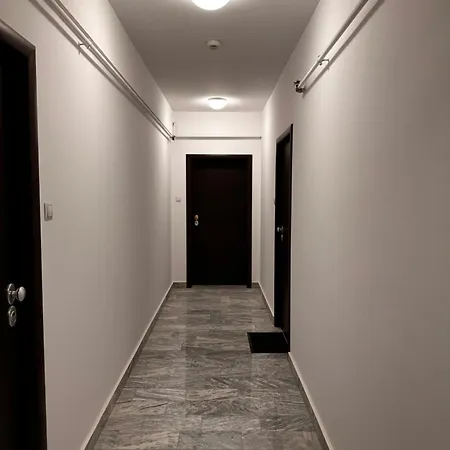 Apartment Elysium Old Square, Free Street Parking Within The Limits Of Available Spaces And Paid Parking One Minute Away, Smart Tv